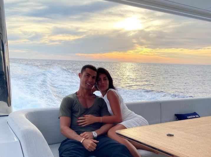 Intip Liburan Cristiano Ronaldo dan Georgina Rodriguez di Kapal Mewah