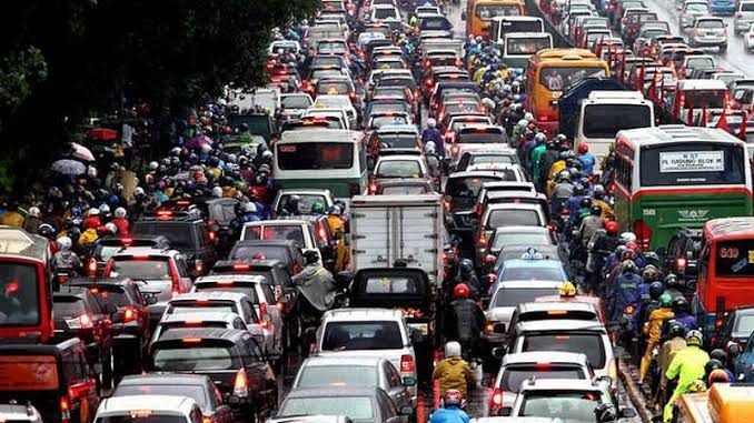 LCGC dan Motor Jadi Biang Kerok Kemacetan Jakarta?
